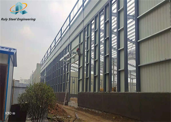 Long Life Span Quick Building Painted Prefabricated Warehouse/Workshop/Hangar Steel Structure