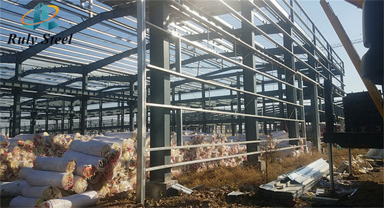 4000 Sq Meters Steel Structure Building Warehouse with EPS / Rock Wool/PU/Fiber Glass Sandwich Panel Insulated Cladding