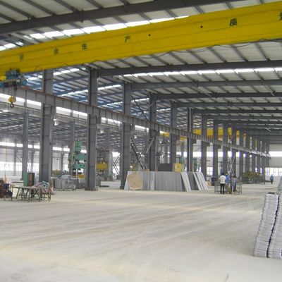 Steel Structure Warehouse Prefabricated with Customized Overhead Crane