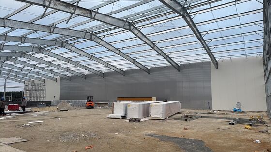 Prefabricated Steel Structure Cold Storage Warehouse With PU/PIR Sandwich Panel