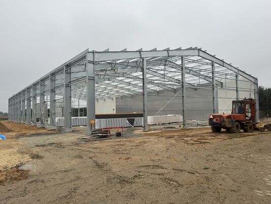 Prefabricated Steel Structure Cold Storage Warehouse With PU/PIR Sandwich Panel
