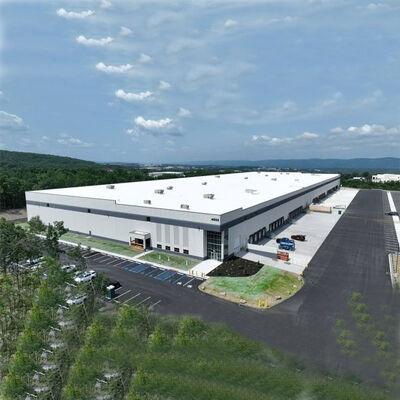 Prefabricated Steel Structure Workshop With Crane